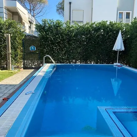 With Private Pool دراس